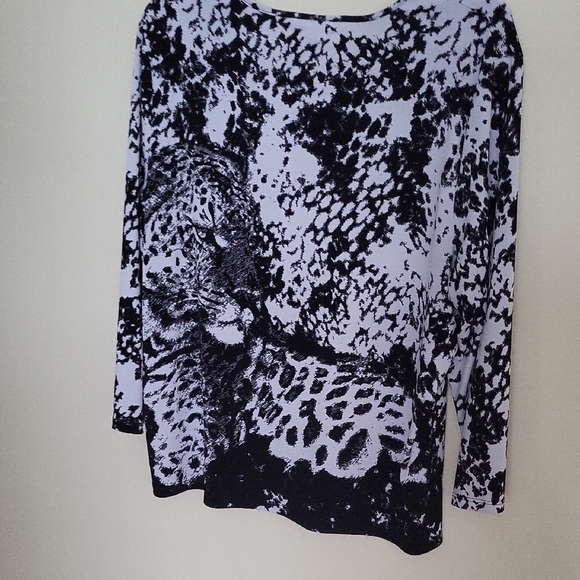 Bold Black & White Leopard Print Women's Top – Eye-Catching & Trendy Style - Picture 6 of 6